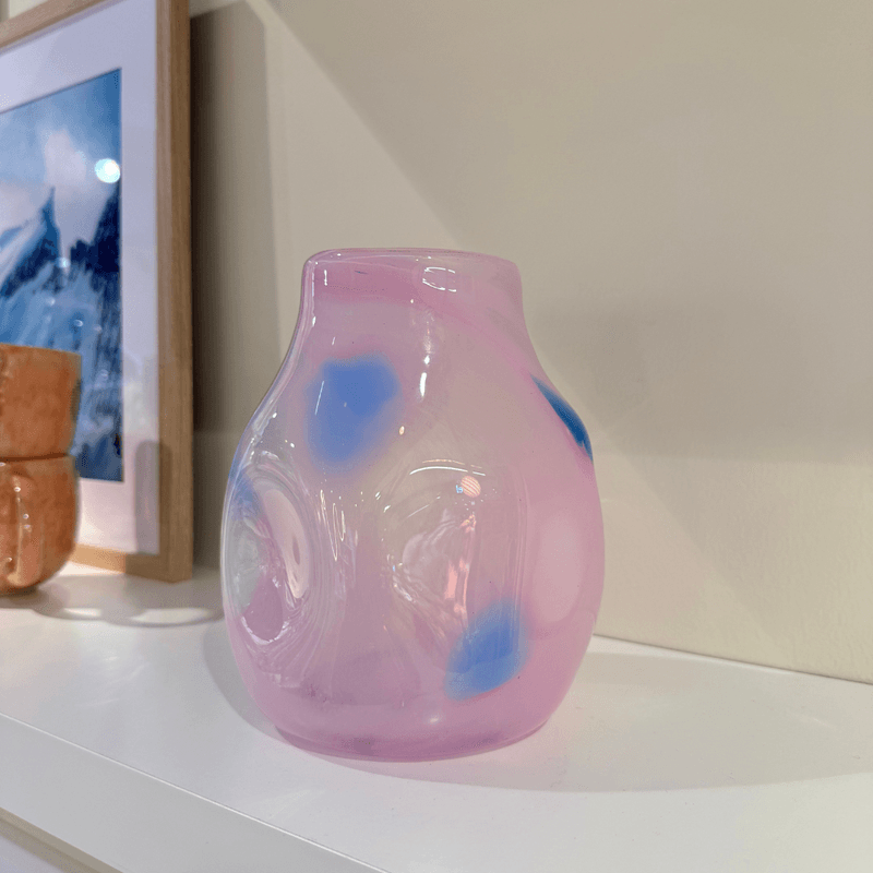 Åpen lys rosa spott vase