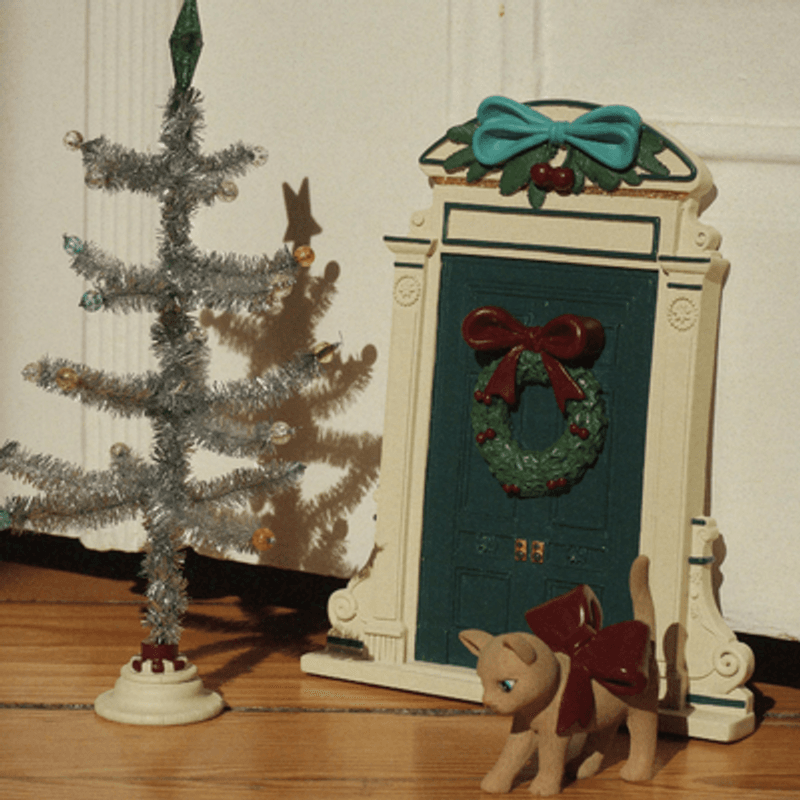 CHRISTMAS ELF DOOR - Nissedør med tilbehør